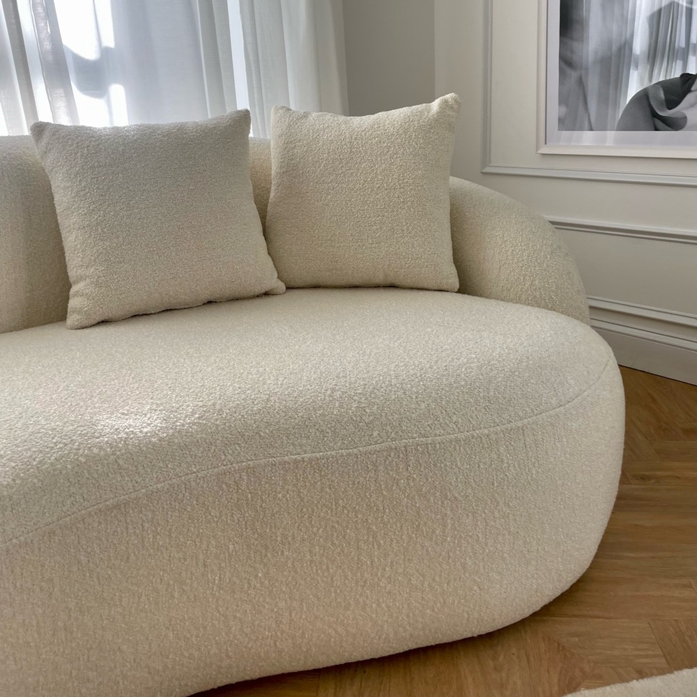 Two Sqaure White Boucle Pillows 17.5 inches x 17.5 inches - Picture 5 of 7